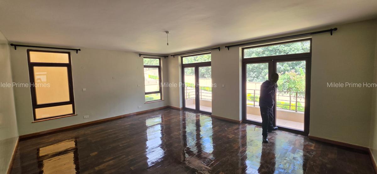 5 Bed Villa with En Suite in Lavington - 13
