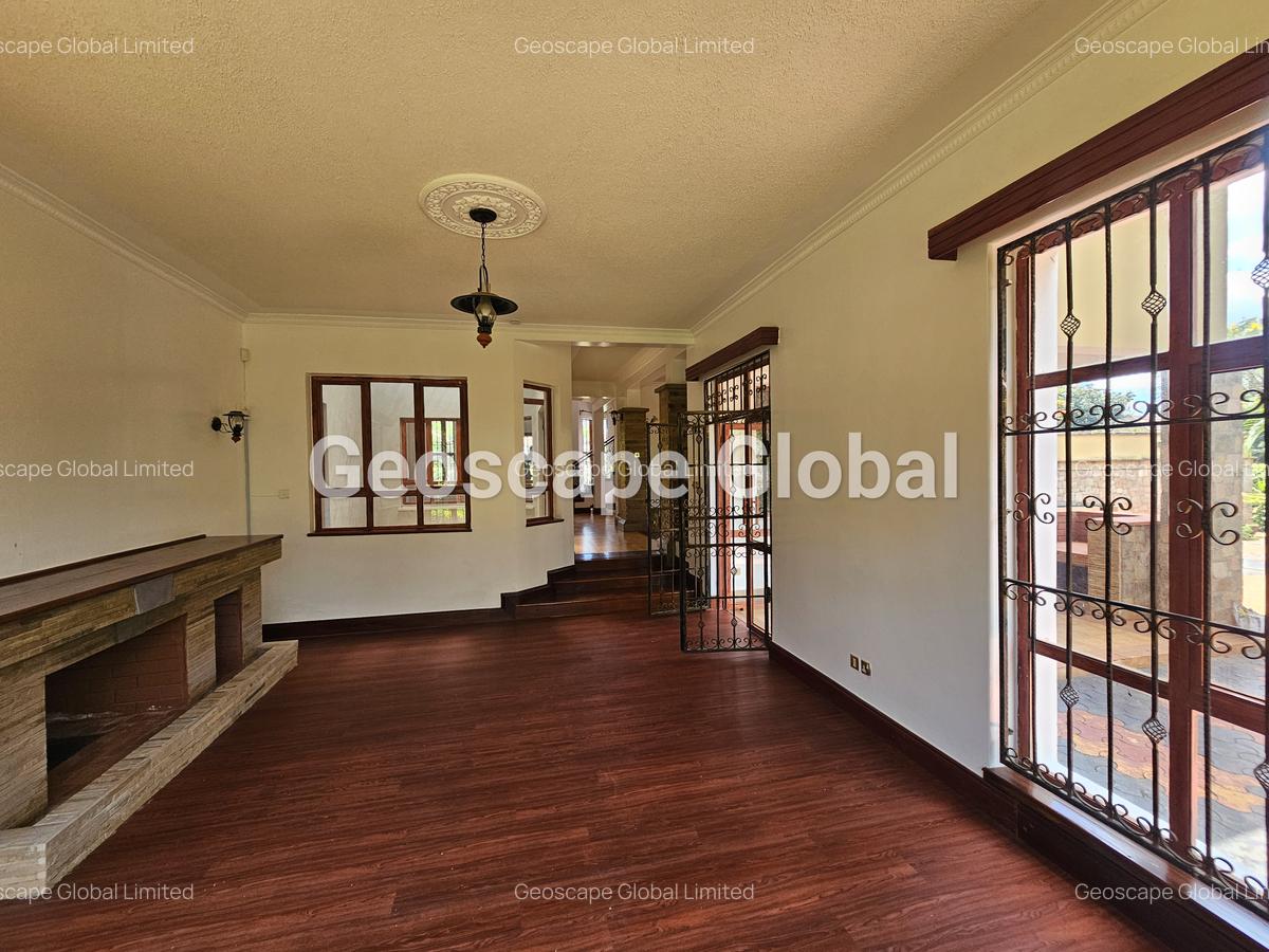 5 Bed House with En Suite in Runda - 10