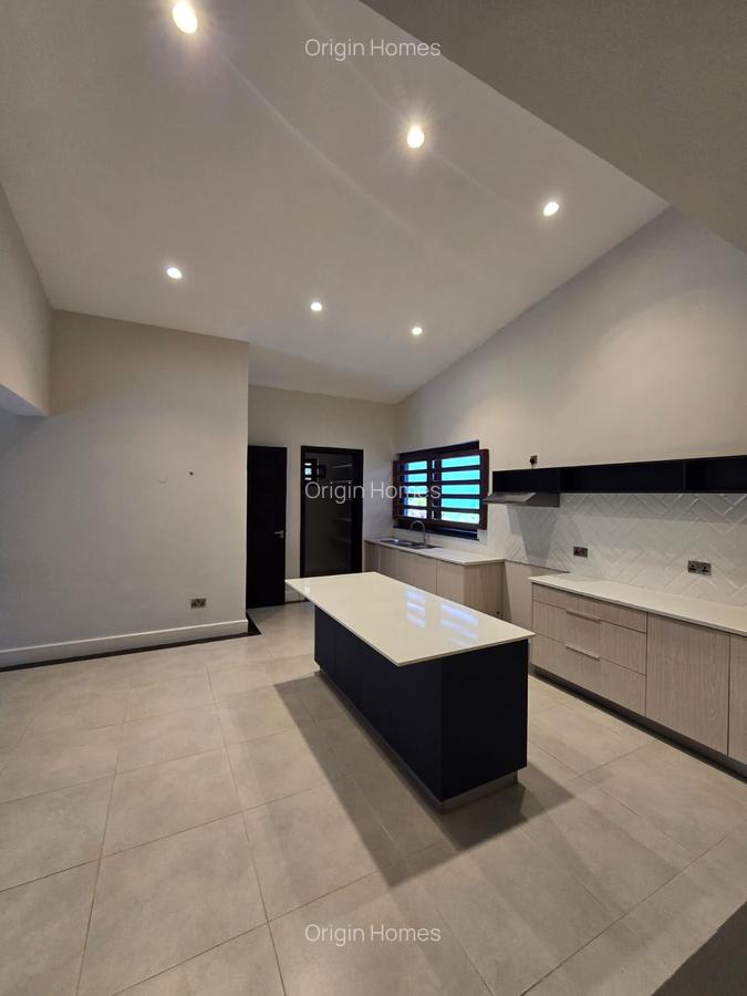 3 Bed Townhouse with En Suite at Spring Valley - 16