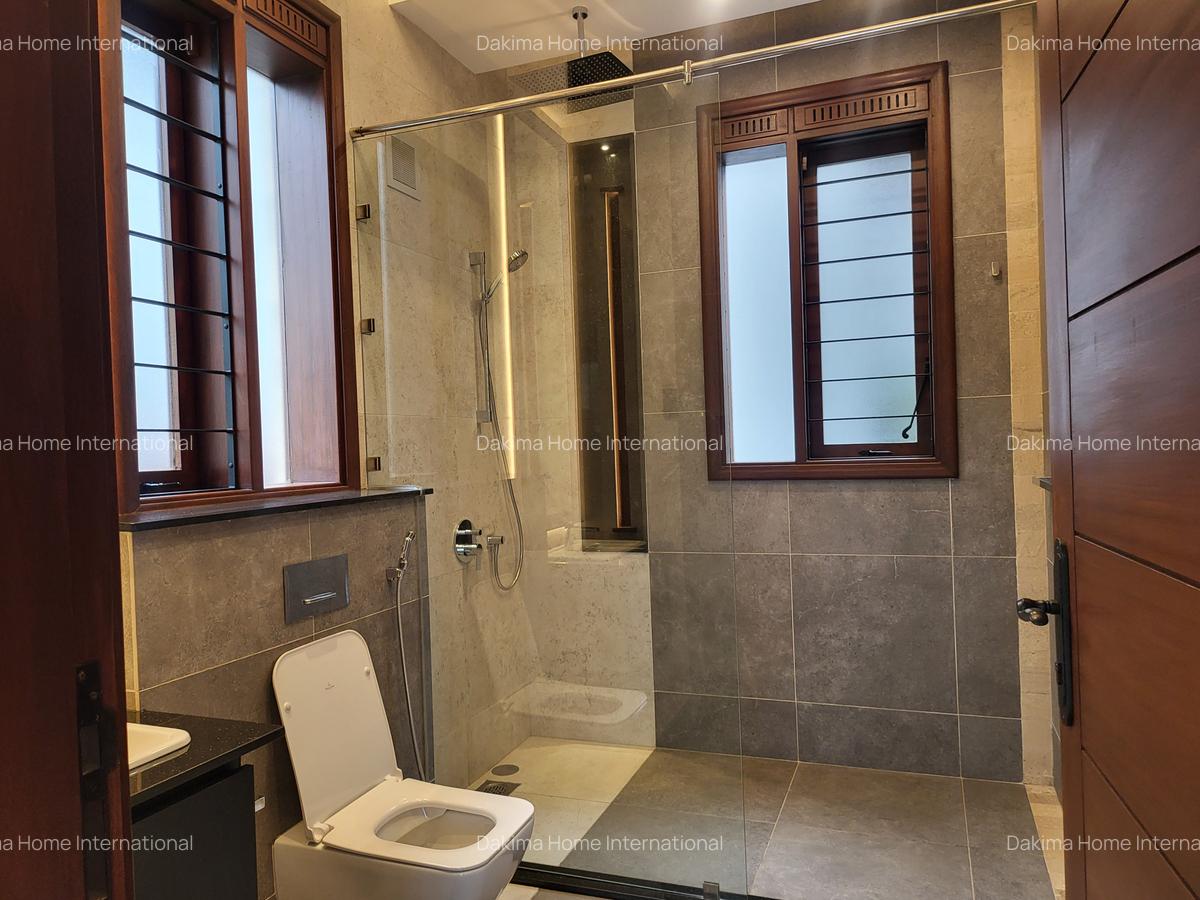 4 Bed House with En Suite in Runda - 9