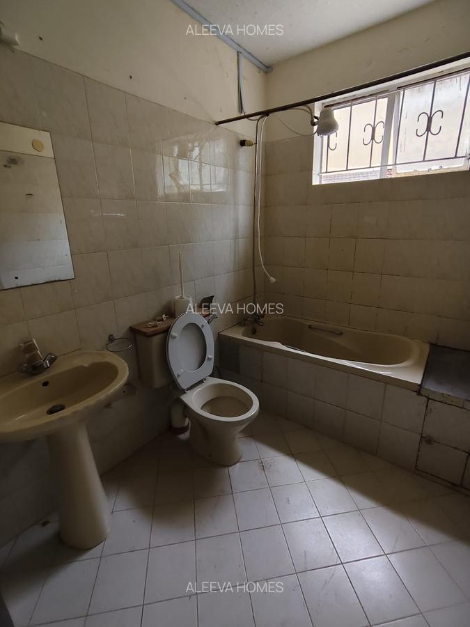 3 Bed Apartment with En Suite in Lavington - 12