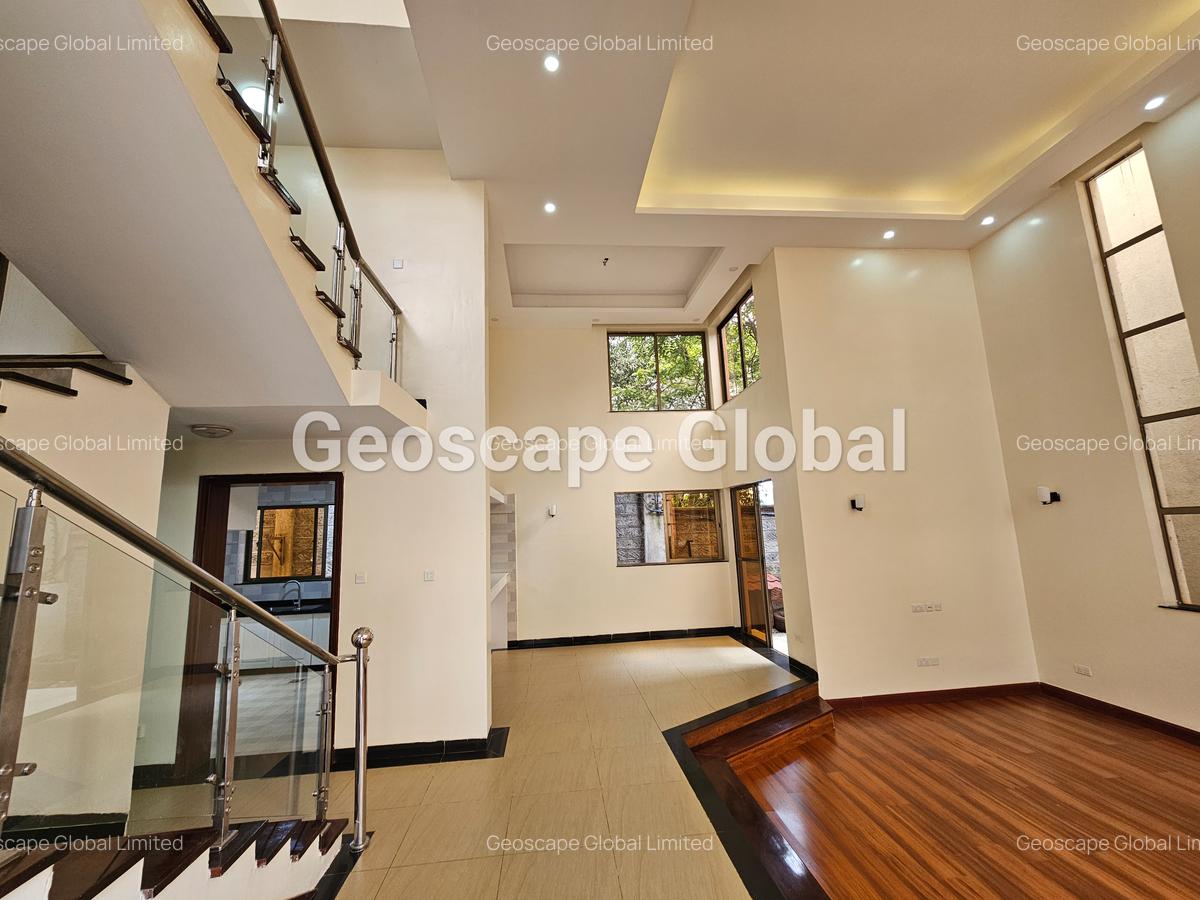 5 Bed House with En Suite in Lavington - 3