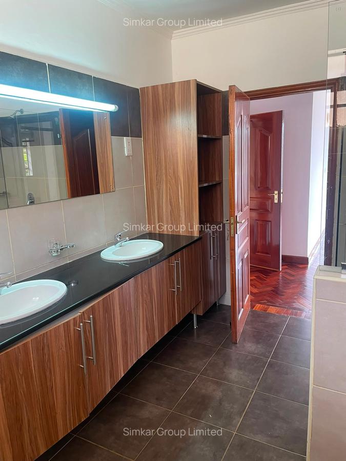 5 Bed Townhouse with En Suite at Kitisuru West - 20