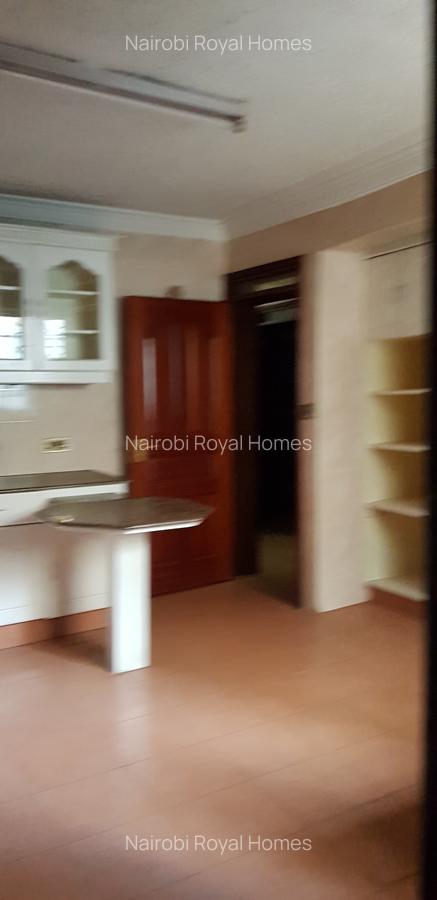 5 Bed Townhouse with En Suite at Valley Arcade - 10
