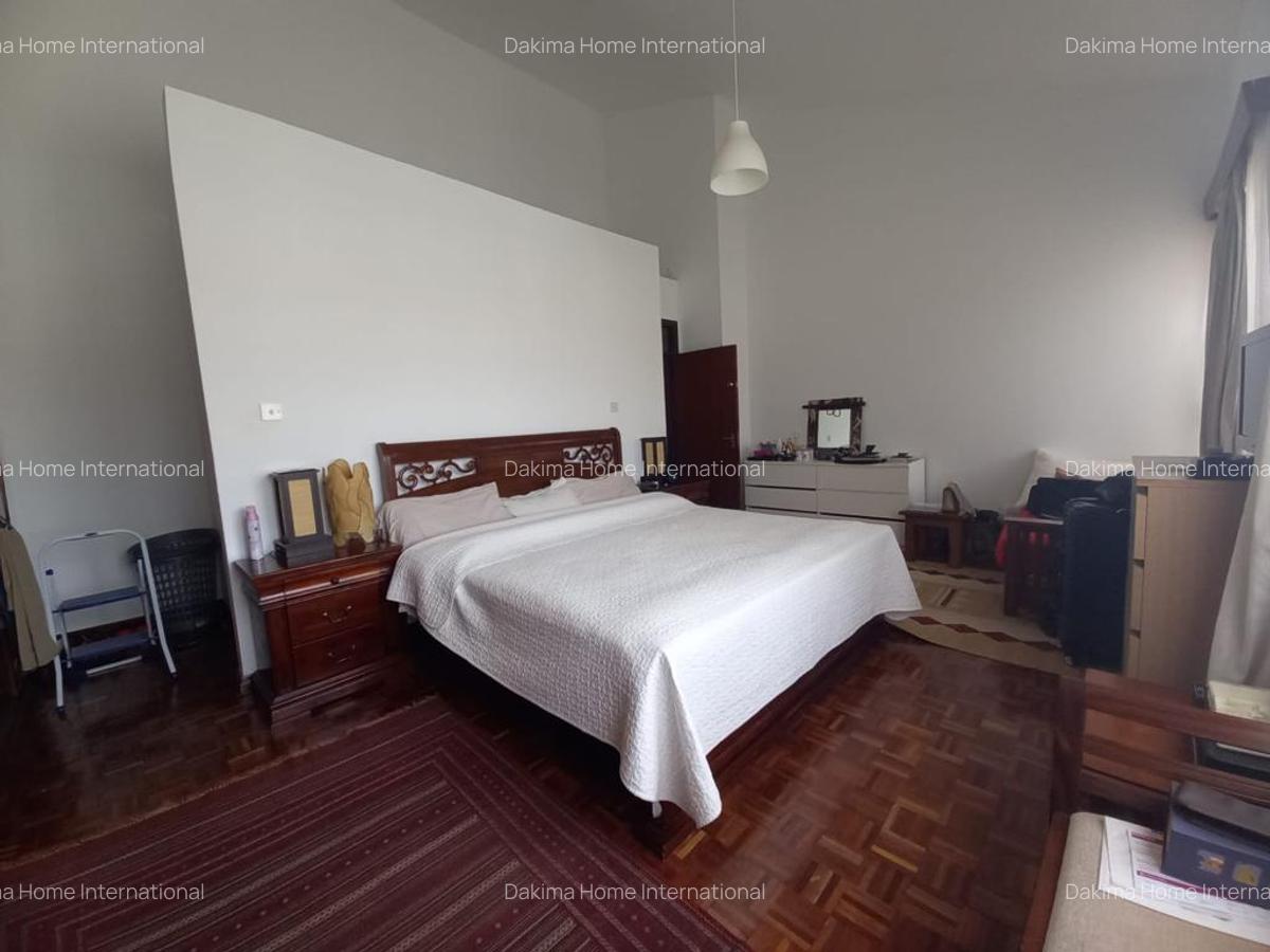 4 Bed Townhouse with En Suite in Spring Valley - 11