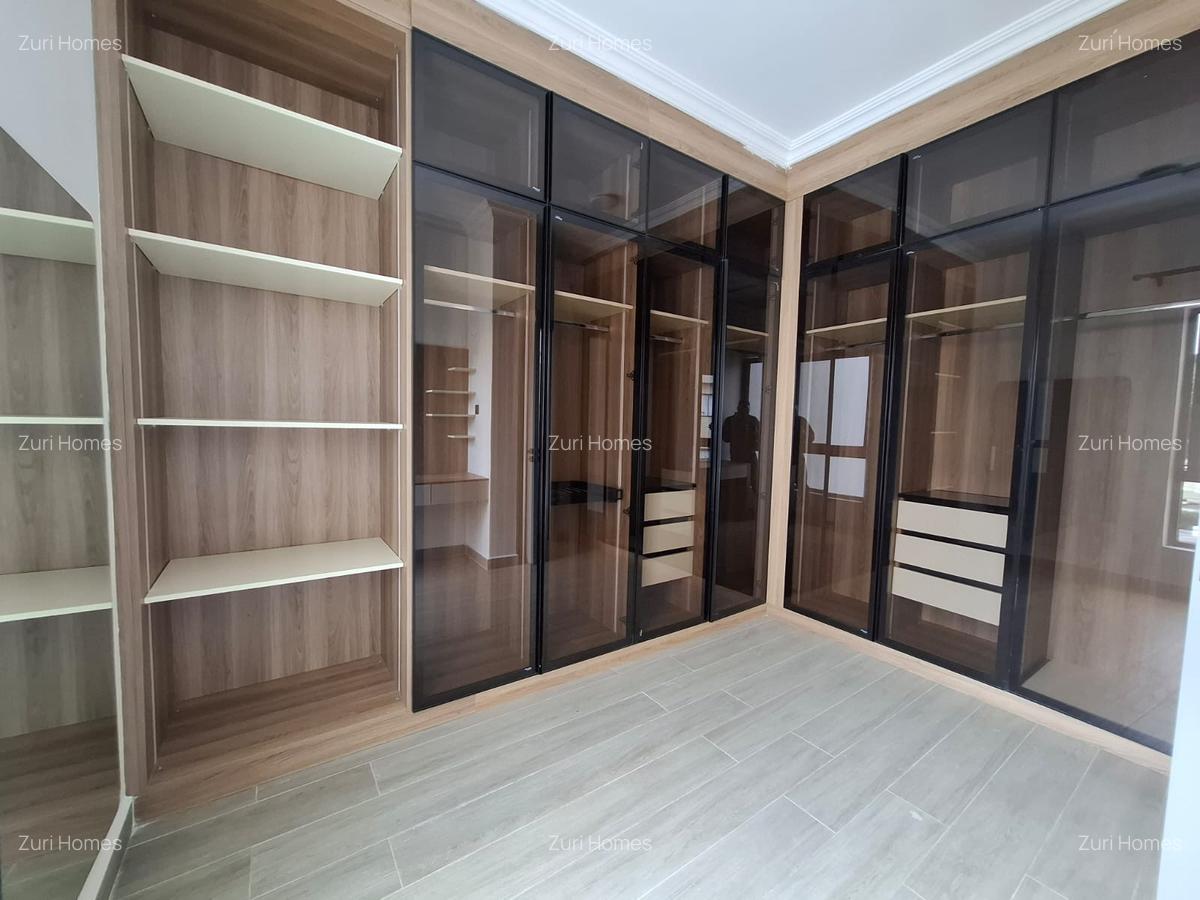 5 Bed Townhouse with En Suite in Lavington - 12