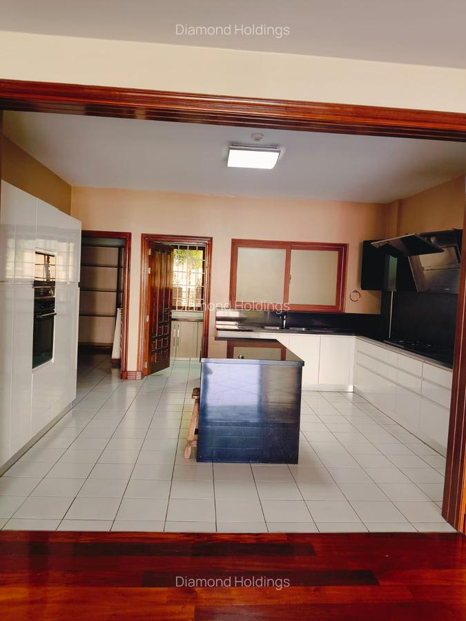 3 Bed Apartment with En Suite at Parklands - 1