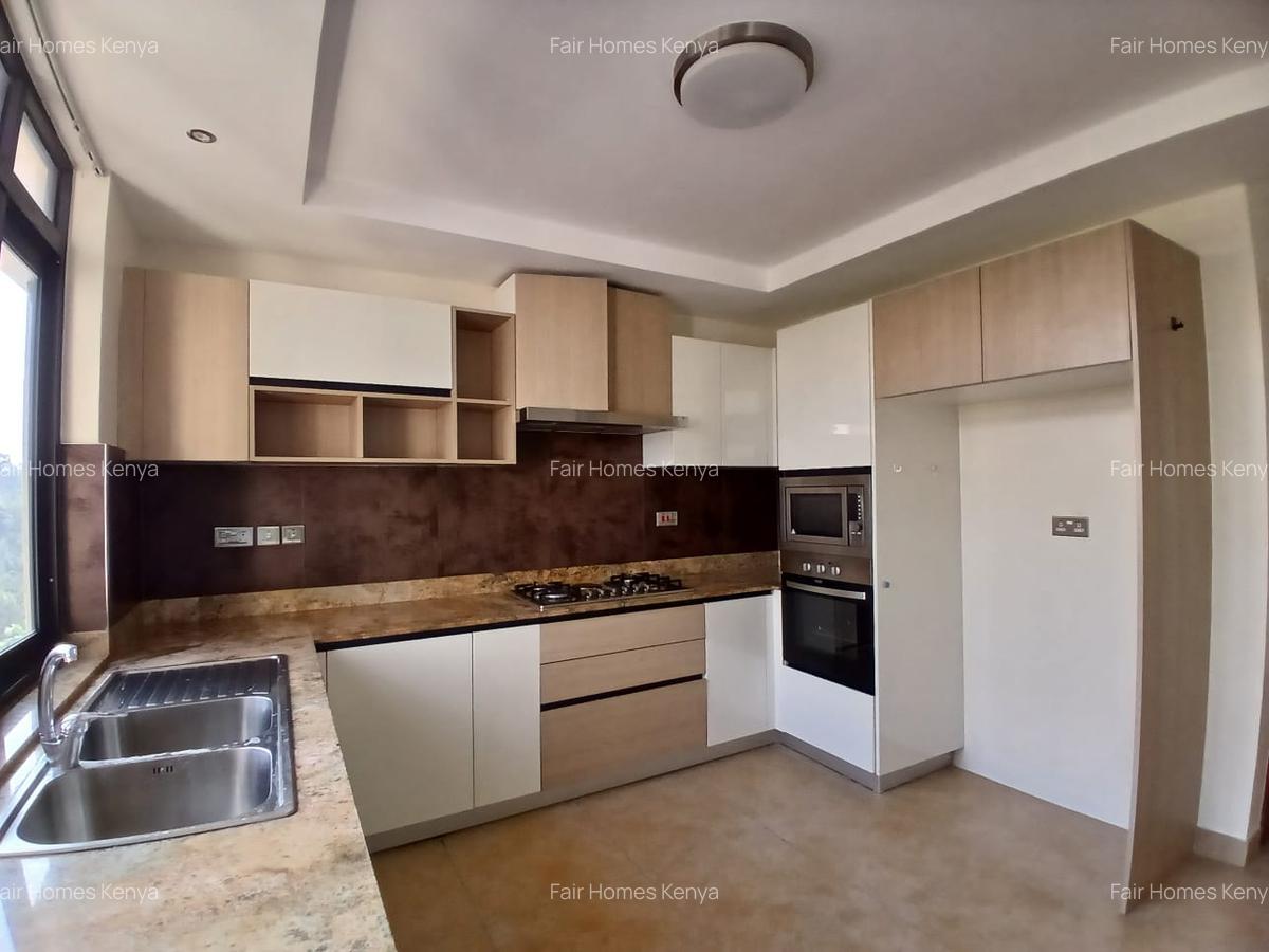 3 Bed Apartment with En Suite at Riverside Drive - 18