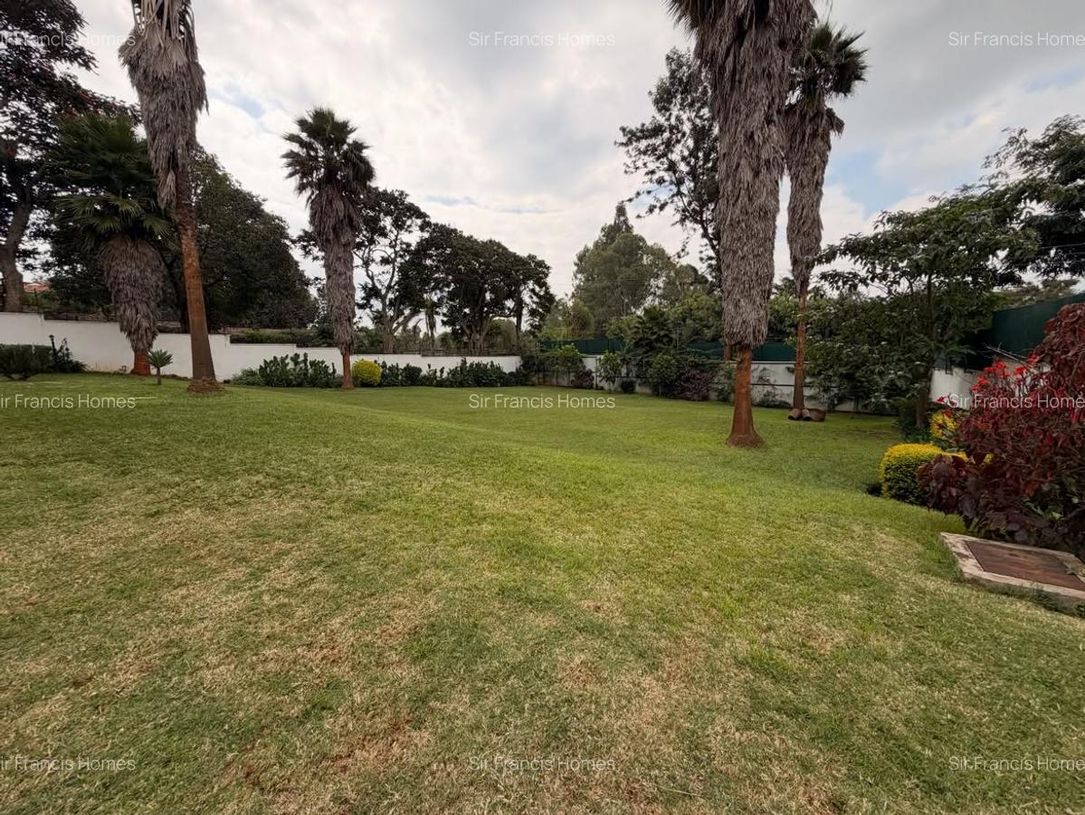 5 Bed House with En Suite in Runda - 14