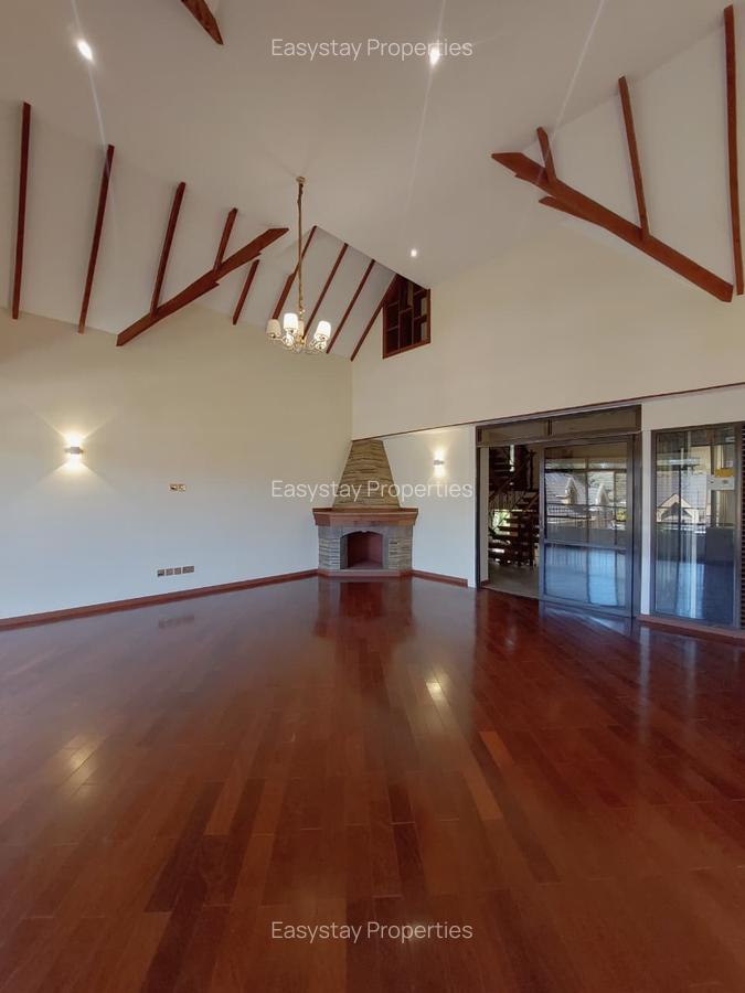 5 Bed Townhouse with En Suite in Lavington - 3