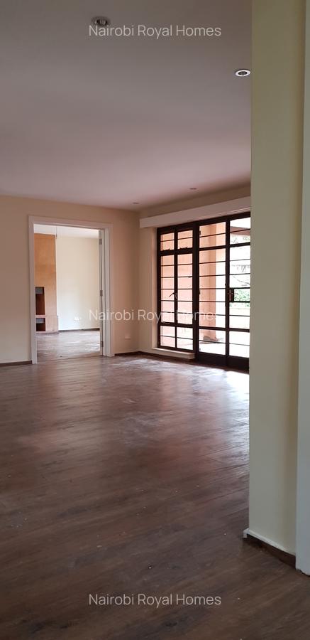 4 Bed Townhouse with En Suite at Rosslyn Lone Tree Road 55 - 11