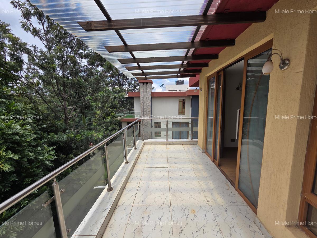 5 Bed Villa with En Suite in Lavington - 12