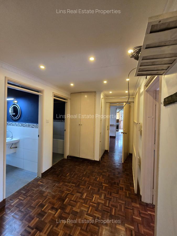 4 Bed House with En Suite in Runda - 10