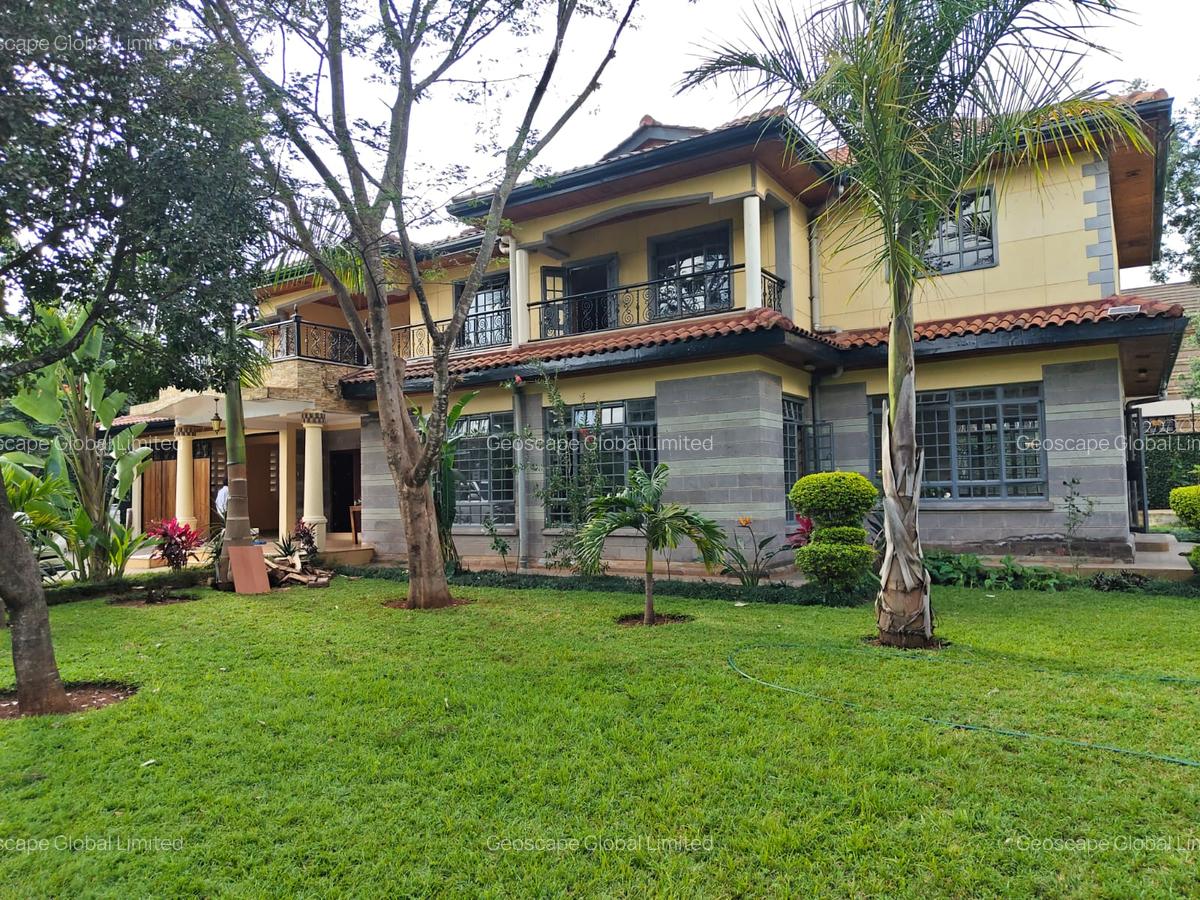 5 Bed House with En Suite in Runda - 1