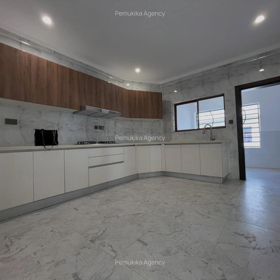 3 Bed Apartment with En Suite in Kileleshwa - 15