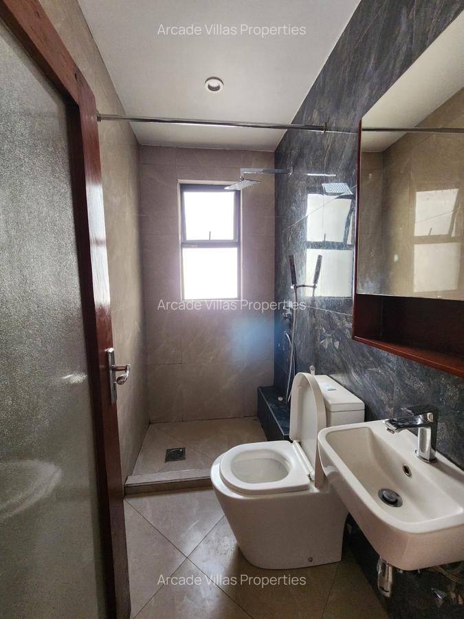 5 Bed Townhouse with En Suite in Lavington - 12