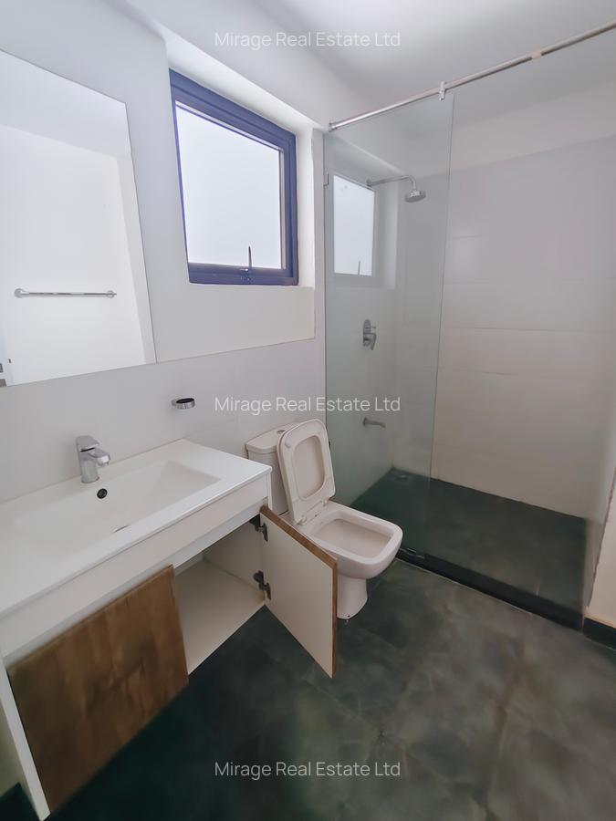 3 Bed Apartment with Swimming Pool in Garden Estate - 16