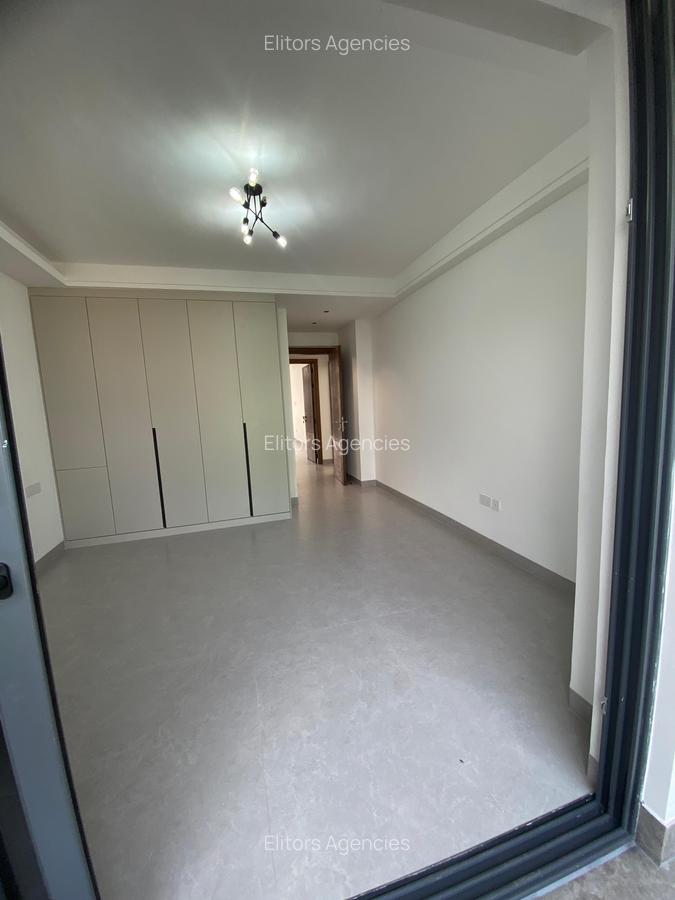 2 Bed Apartment with En Suite at Near Westgate Mall - 12
