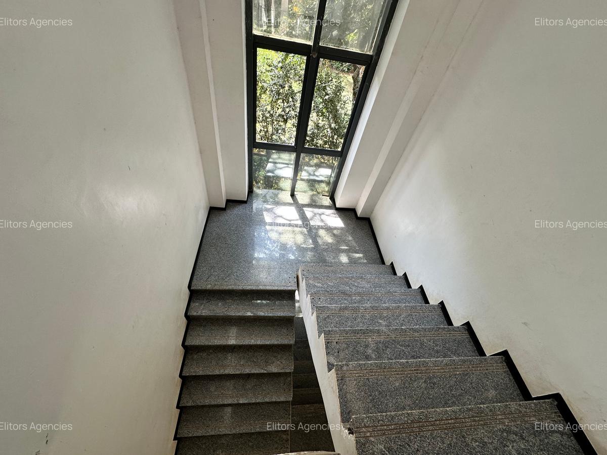 5 Bed Townhouse with En Suite at Chalbi Drive - 19