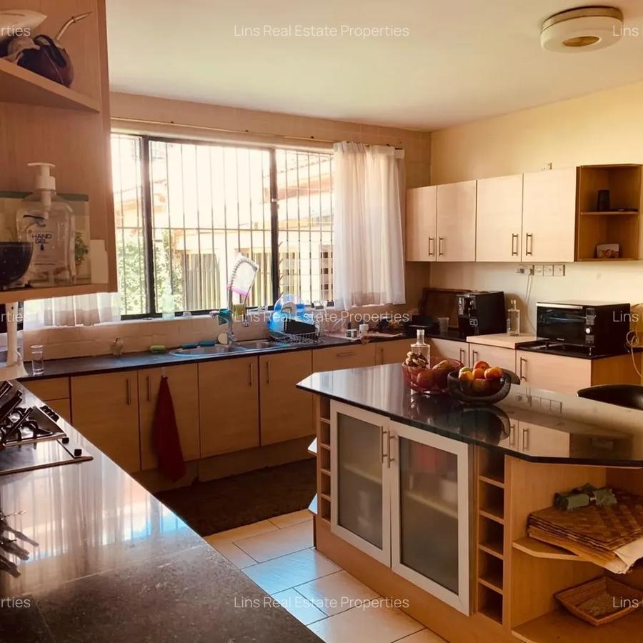 5 Bed Townhouse with En Suite in Lavington - 9