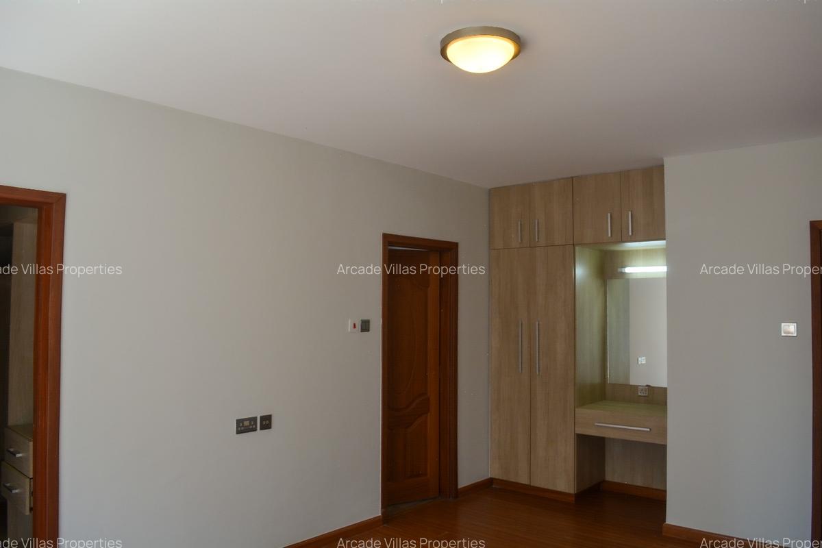 3 Bed Apartment with En Suite in Kileleshwa - 18