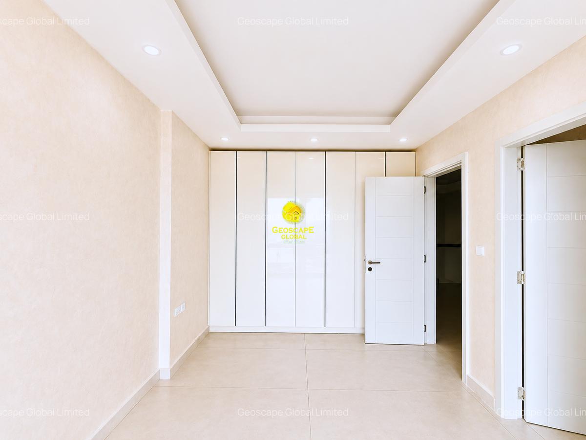 4 Bed Apartment with En Suite in Spring Valley - 3