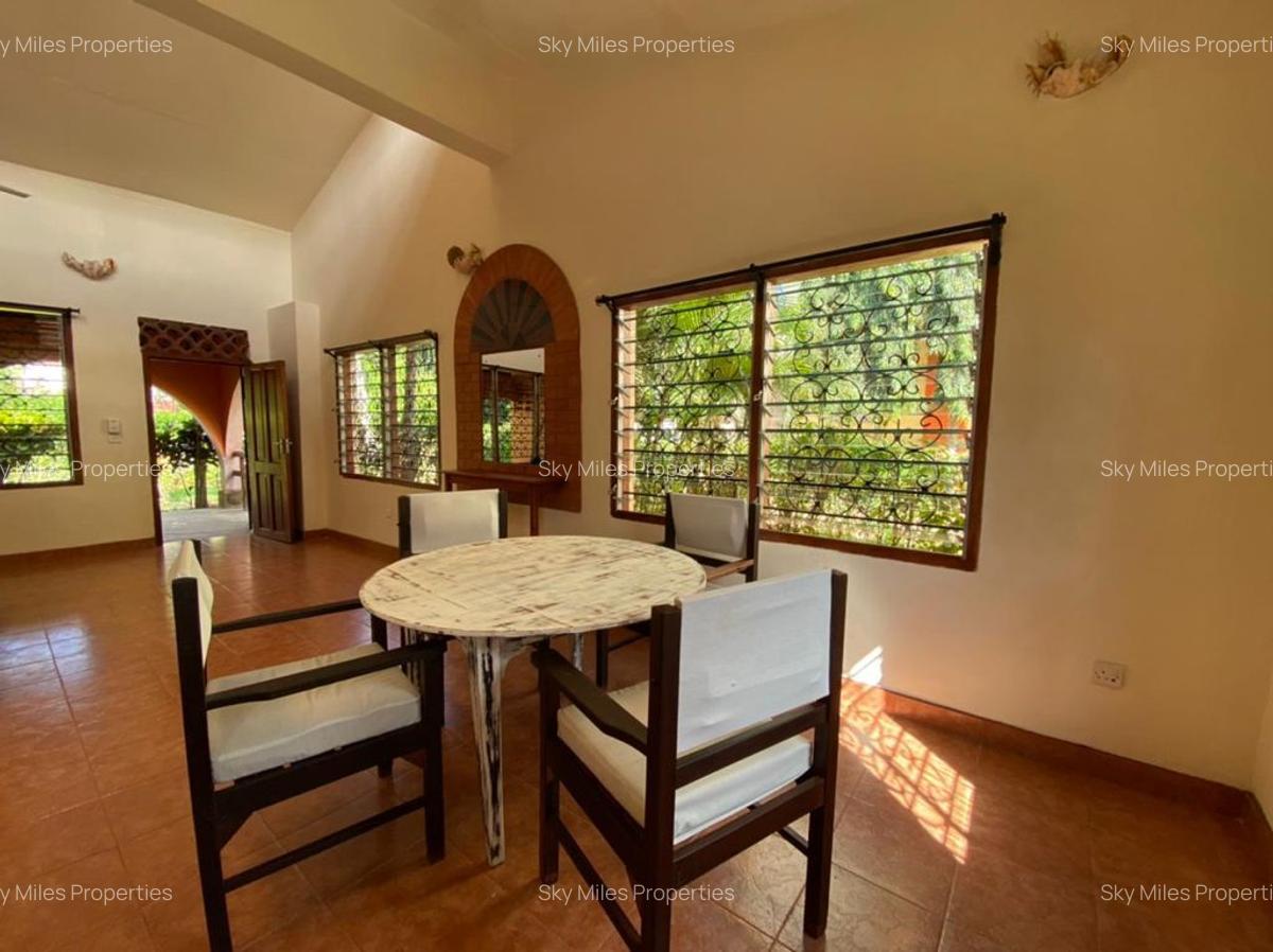 6 Bed Villa with En Suite at Posta Mtwapa - 9