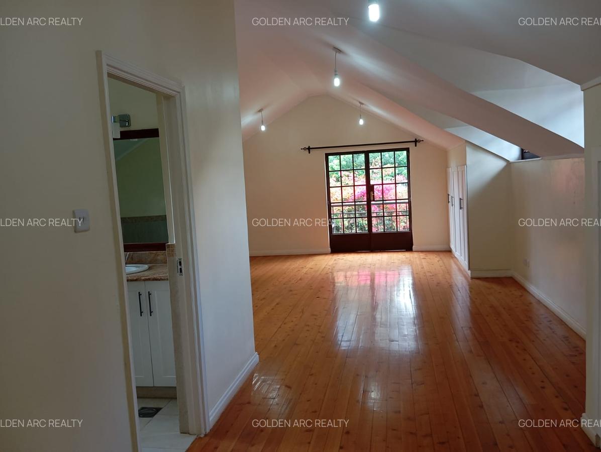 5 Bed Townhouse with En Suite in Karen - 16