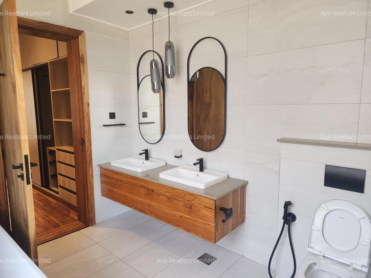 4 Bed Townhouse with En Suite at Oak And Ivy - 11