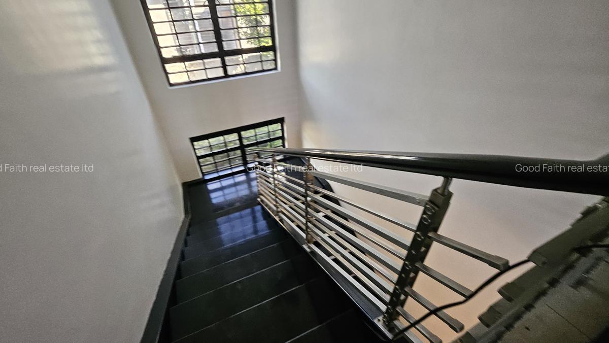4 Bed Villa with En Suite in Kiambu Road - 11