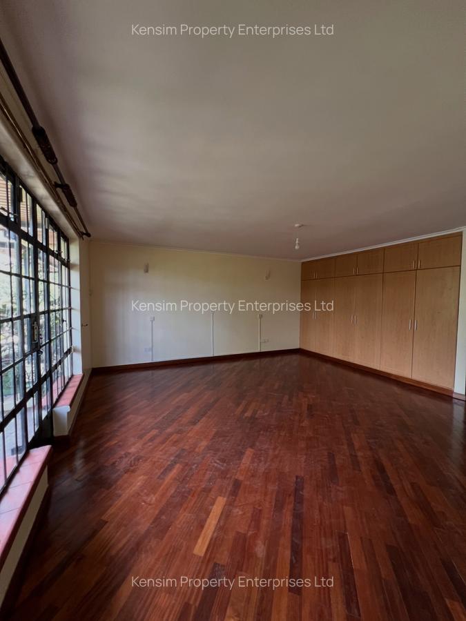 4 Bed Townhouse with En Suite in Lavington - 18