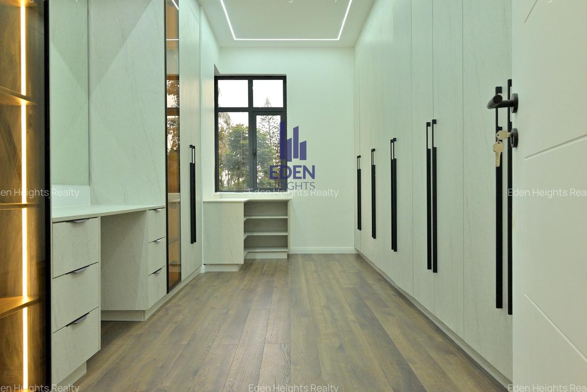 5 Bed Townhouse with En Suite at Mzima - 16
