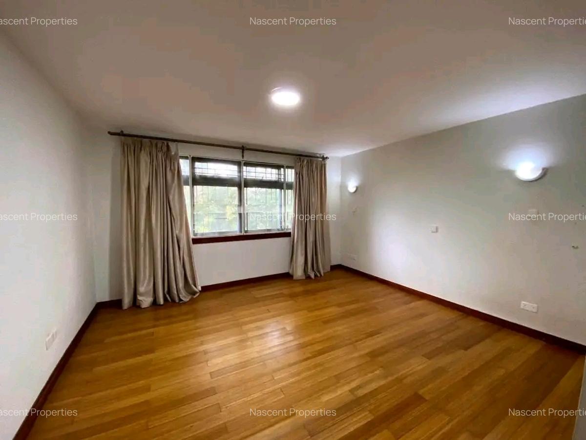 5 Bed House with En Suite in Spring Valley - 6