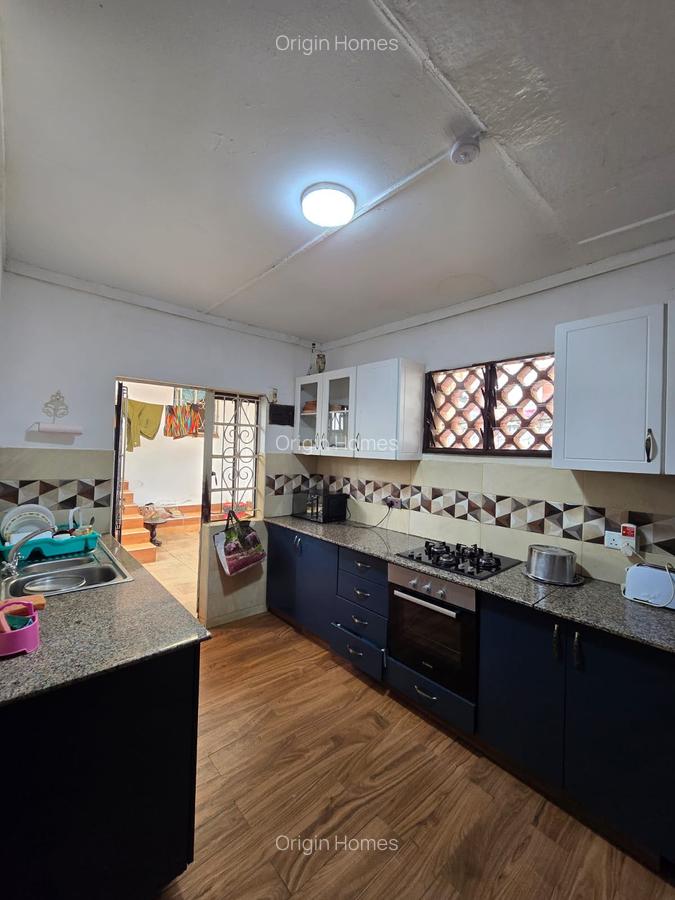 4 Bed House with En Suite at Loresho - 10