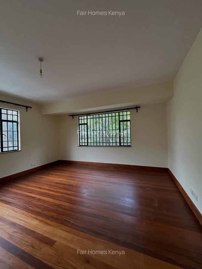 5 Bed Townhouse with En Suite at Lavington Green - 9