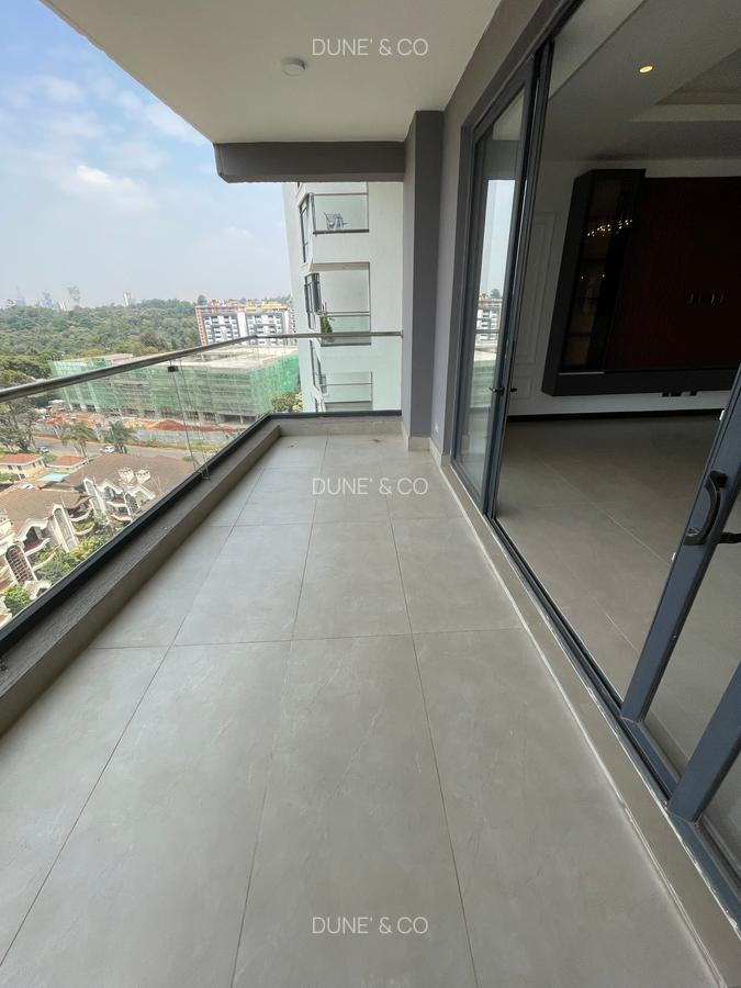 3 Bed Apartment with En Suite in Riverside - 9