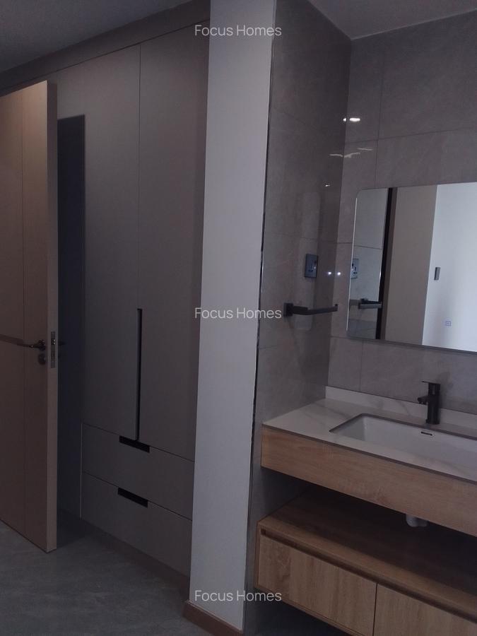 3 Bed Apartment with En Suite in Riverside - 13