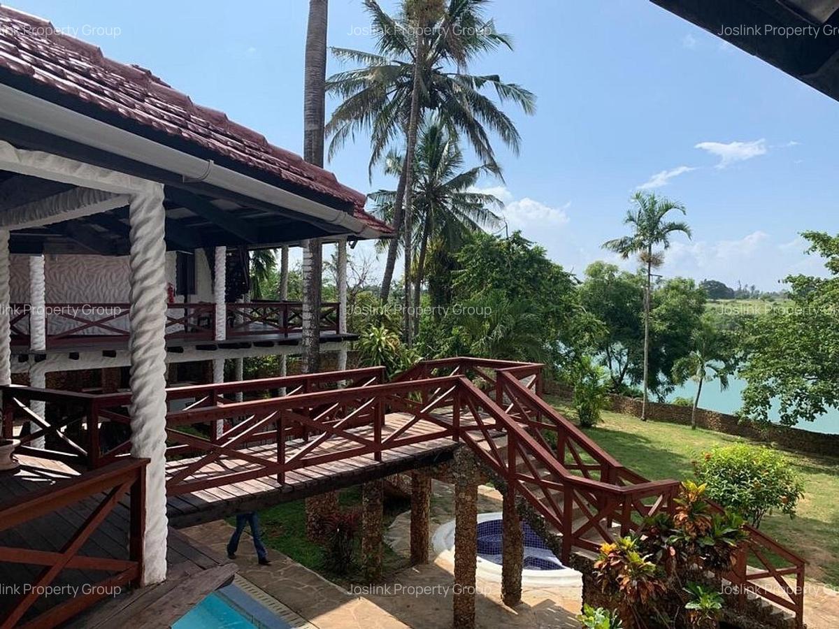 10 Bed Apartment in Nyali Area - 2
