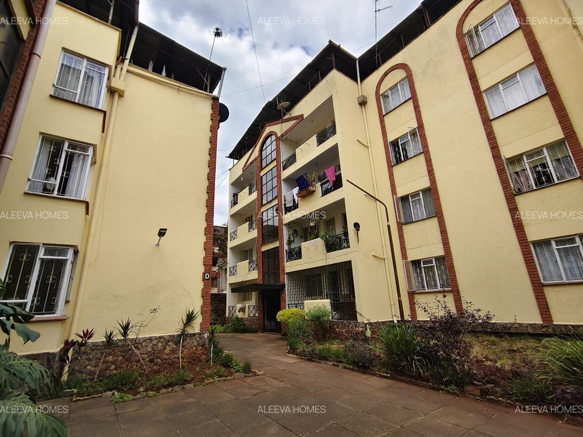 3 Bed Apartment with En Suite in Lavington - 2
