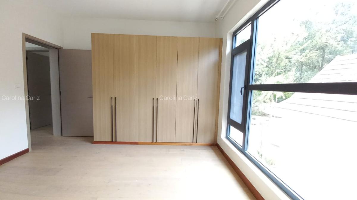 5 Bed Townhouse with En Suite in Lavington - 9