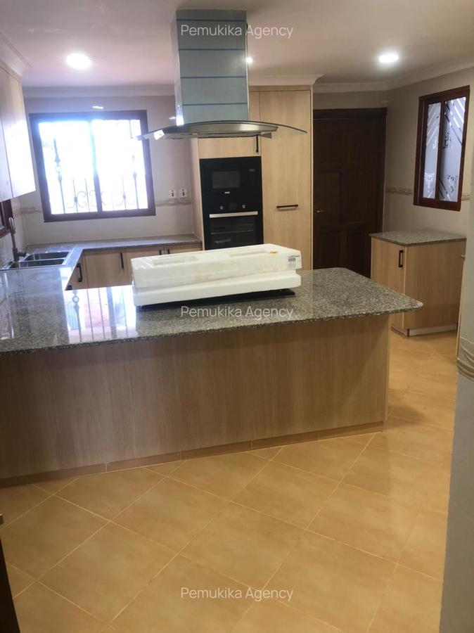 3 Bed House with En Suite at Kilimani Road - 2