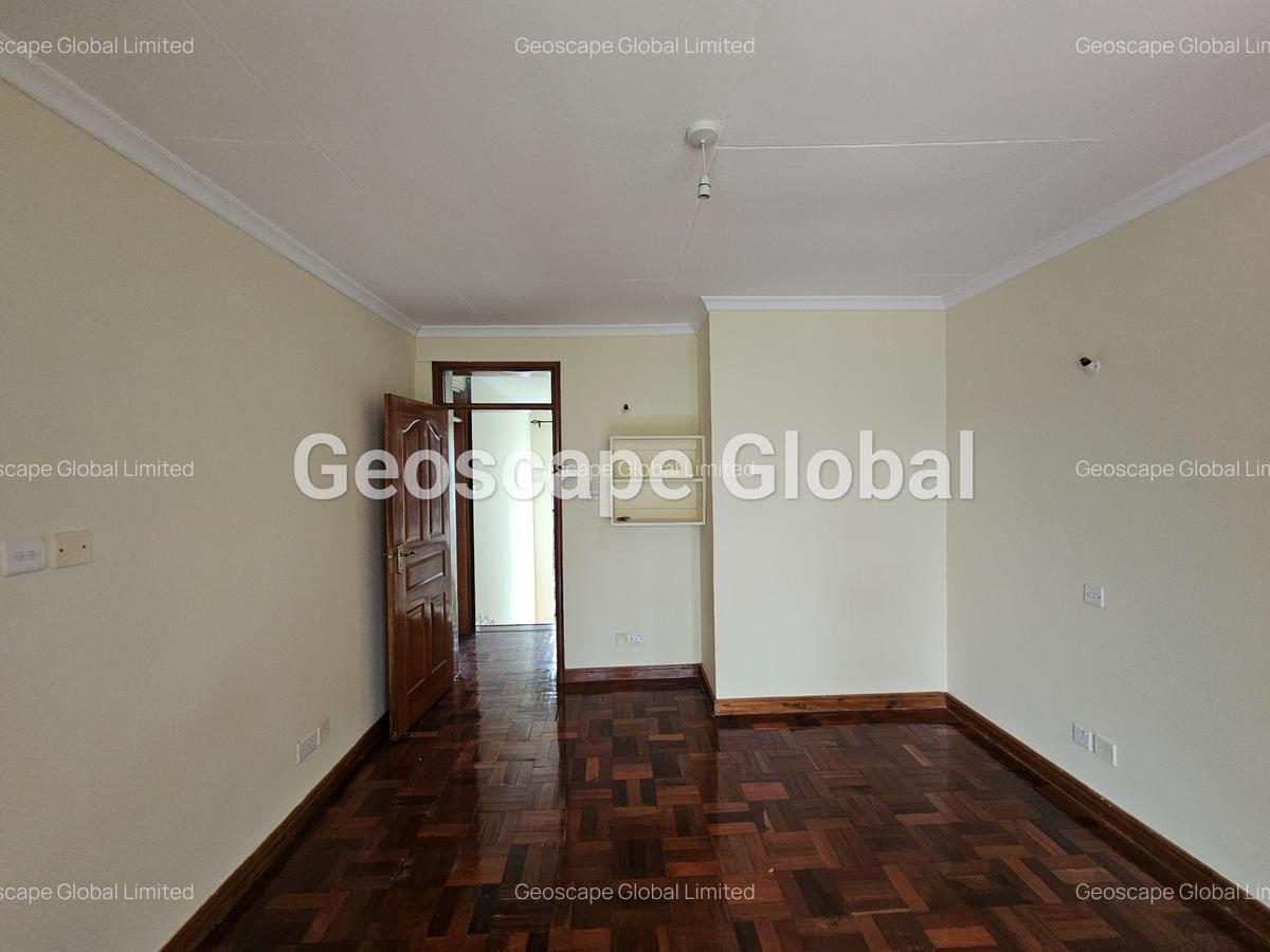 5 Bed House with En Suite in Runda - 5