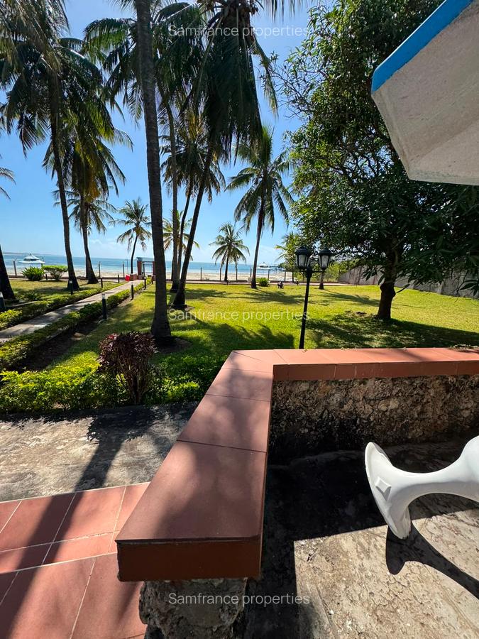 1 Bed Apartment with En Suite at 3Rd Avanue - 1