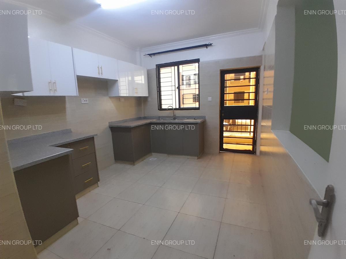 2 Bed Apartment with En Suite in Lavington - 2