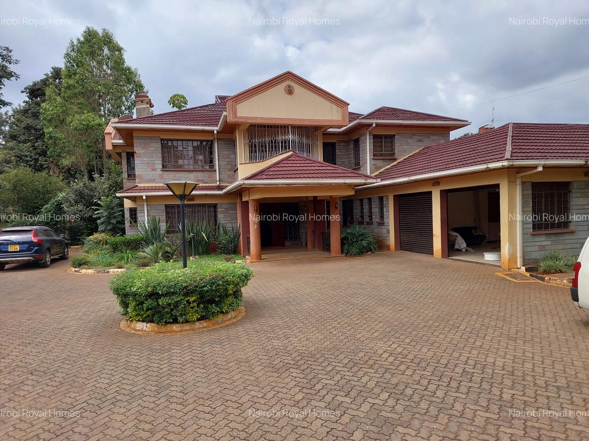 6 Bed House with En Suite at Flem Tree - 2
