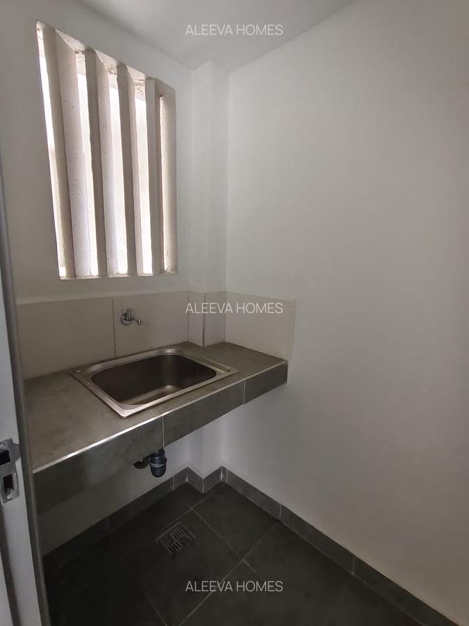 2 Bed Apartment with En Suite in Garden Estate - 12