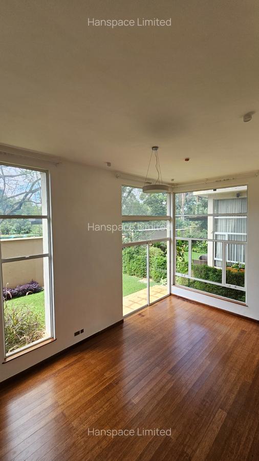 4 Bed Villa with En Suite in Lavington - 6