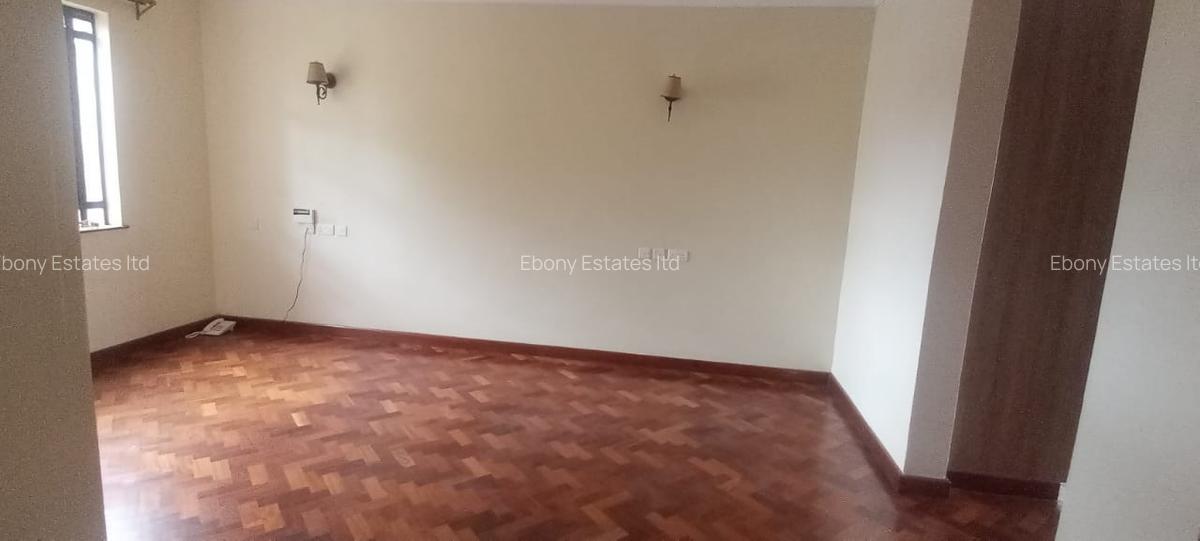 5 Bed Townhouse with En Suite in Lavington - 10