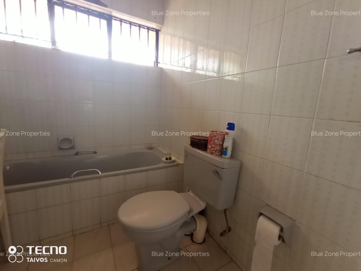 5 Bed House with En Suite at Off Un Avenue - 15