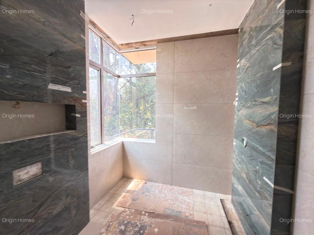 5 Bed Townhouse with En Suite at Lavington - 7